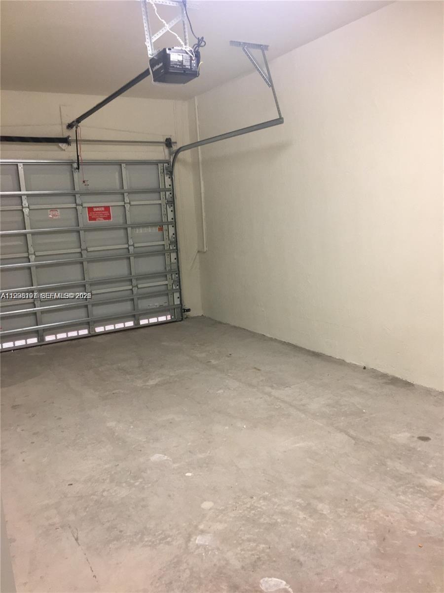 Building Photo - 10323 W 34th Ln