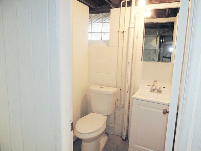 Building Photo - 4095 Bluestone Rd