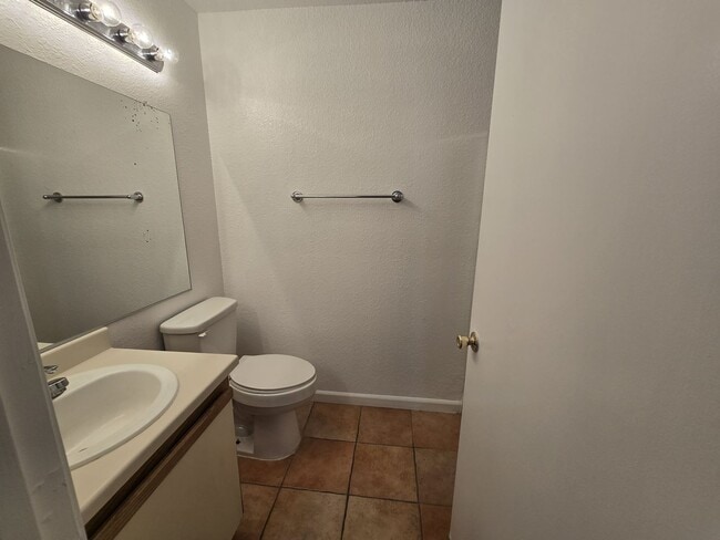 Building Photo - Two Bedroom Two Bath Condominium Unit for ...