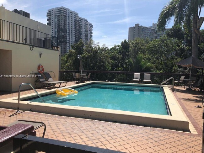 Building Photo - 2430 Brickell Ave