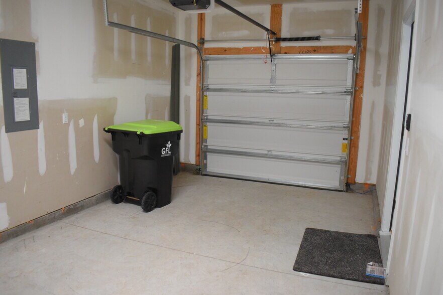 Building Photo - 1070 Clapboard Ln