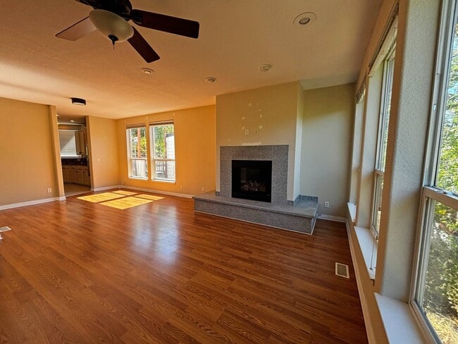 Building Photo - 1600 Fort Bragg Rd