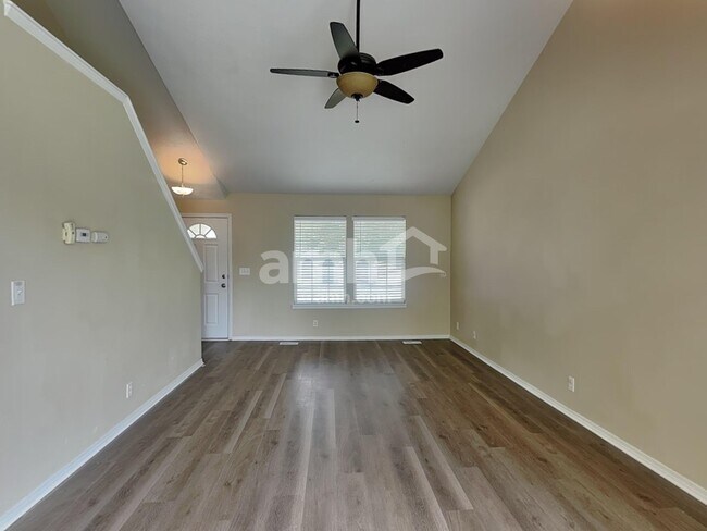 Building Photo - 1364 N El Camino Ave