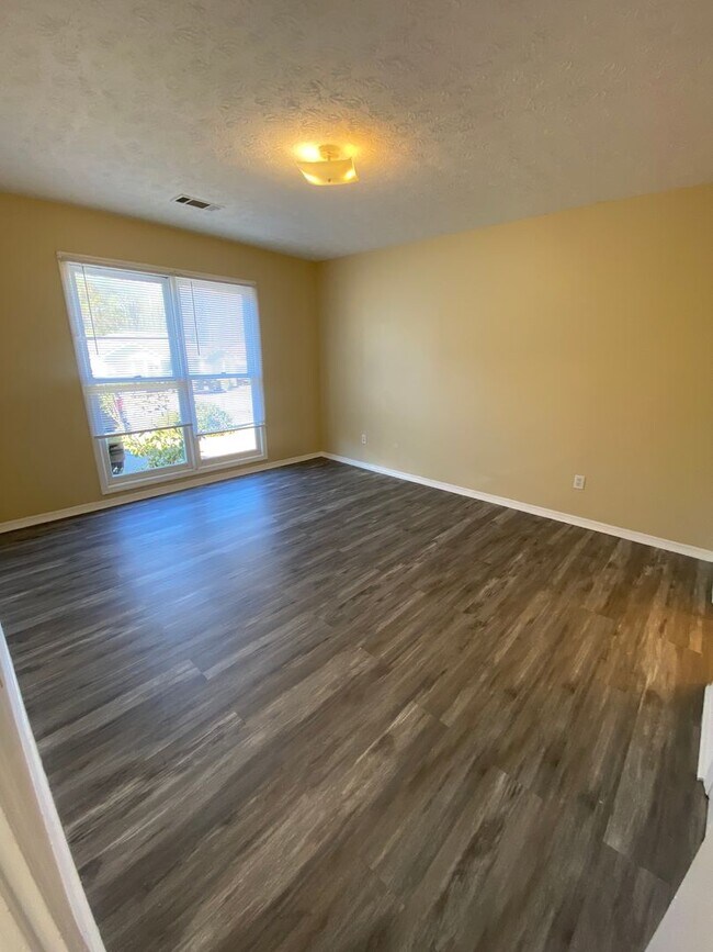 Building Photo - **ON HOLD**Total Electric 3 Bedroom / 2 Bathroom Home for Rent in East Columbus, GA***