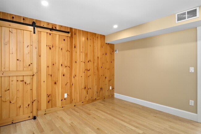 Building Photo - 8 Water St