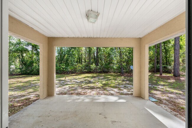 Building Photo - Spacious 3-Bedroom Home with Modern Open Floor Plan in Desirable Marion Oaks!