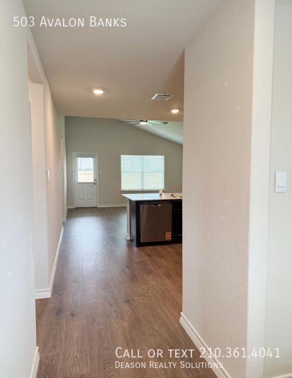 Building Photo - 503 Avalon
