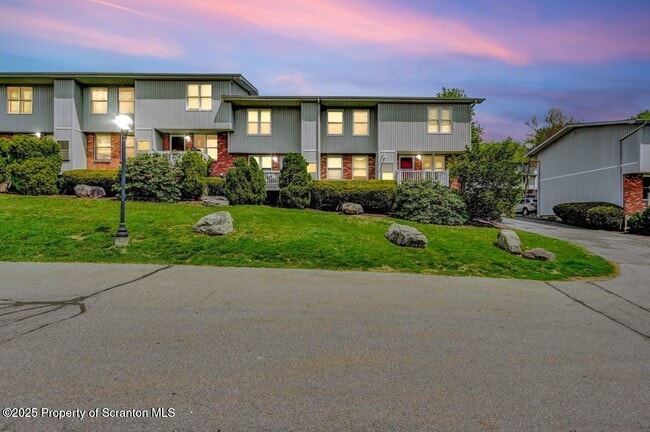 Primary Photo - 26 Abington Gardens Dr