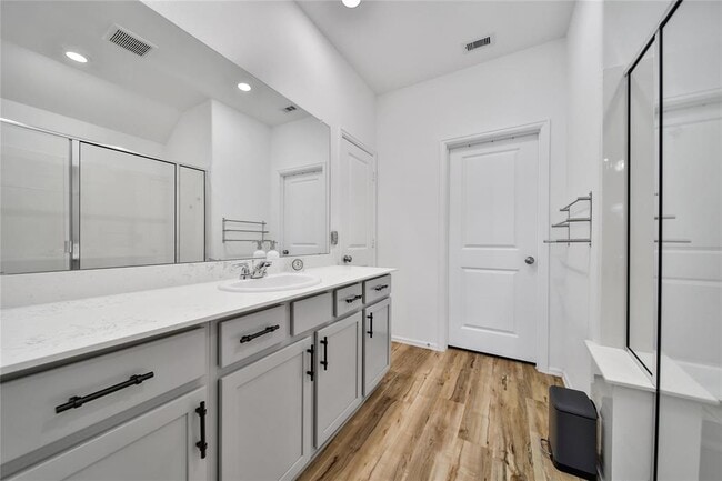 Building Photo - 15415 Surrey Pines Ln