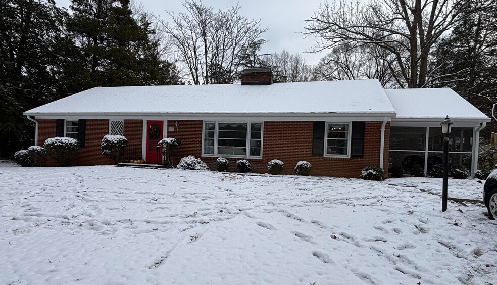 Primary Photo - 1630 Saint Annes Rd