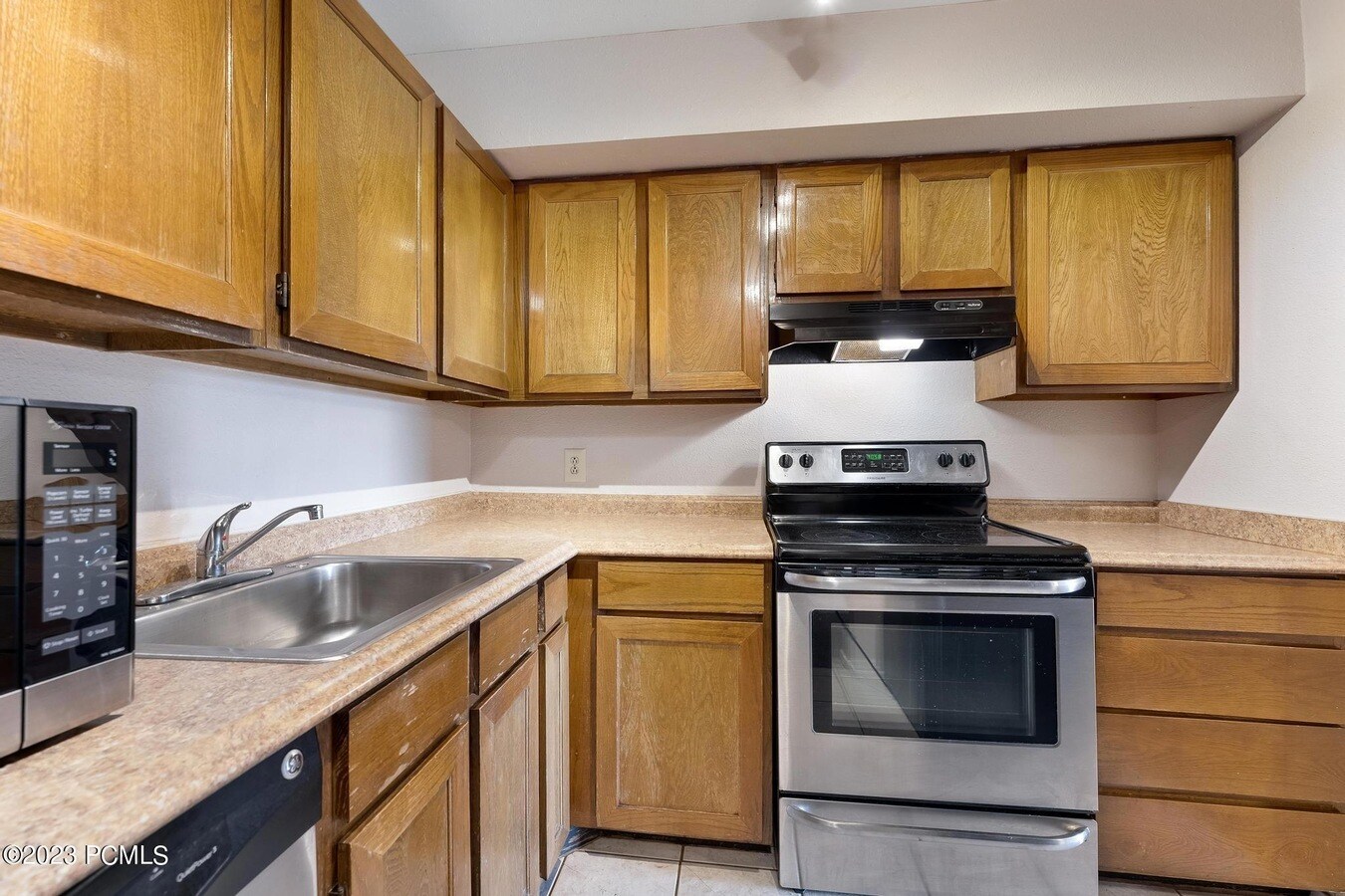 Building Photo - 425 S 1000 E