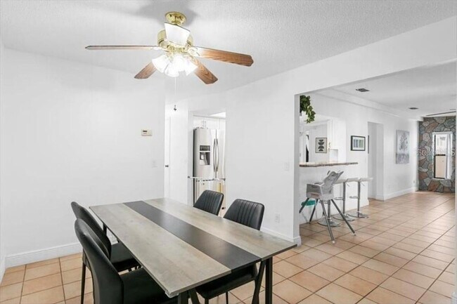 Building Photo - 2506 Bali Cir