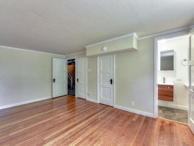 Building Photo - 3 bedroom in San Francisco CA 94118
