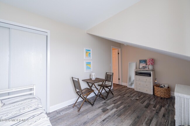 Building Photo - 1713 Boulevard