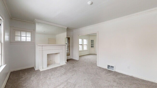 Building Photo - 3863 E 154th St