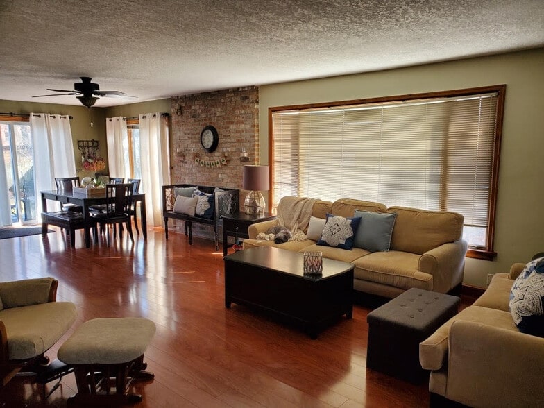 Building Photo - 314 N Grove St