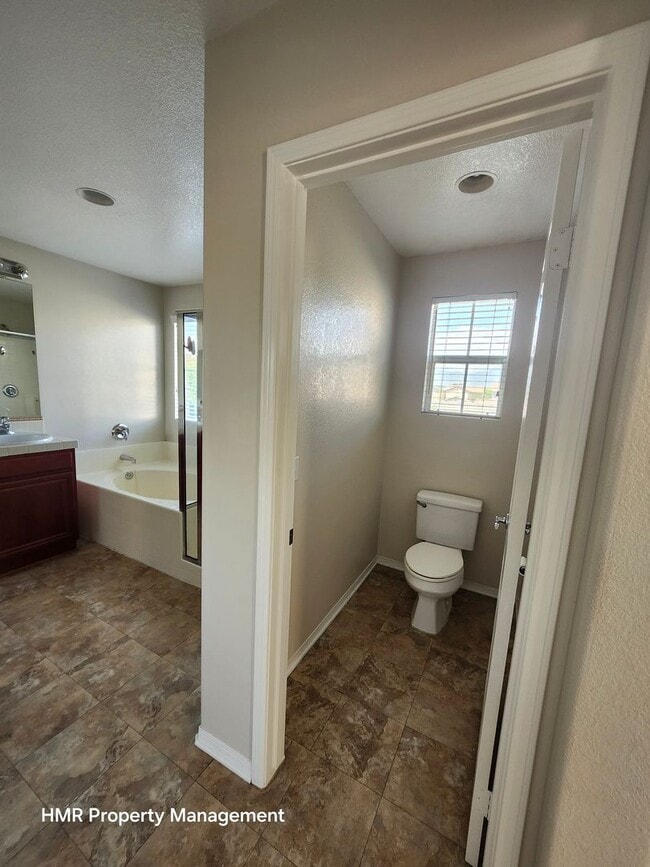 Building Photo - Gorgeous single family home in Chino