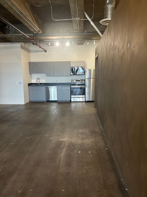 Building Photo - 2404 Wilshire Blvd