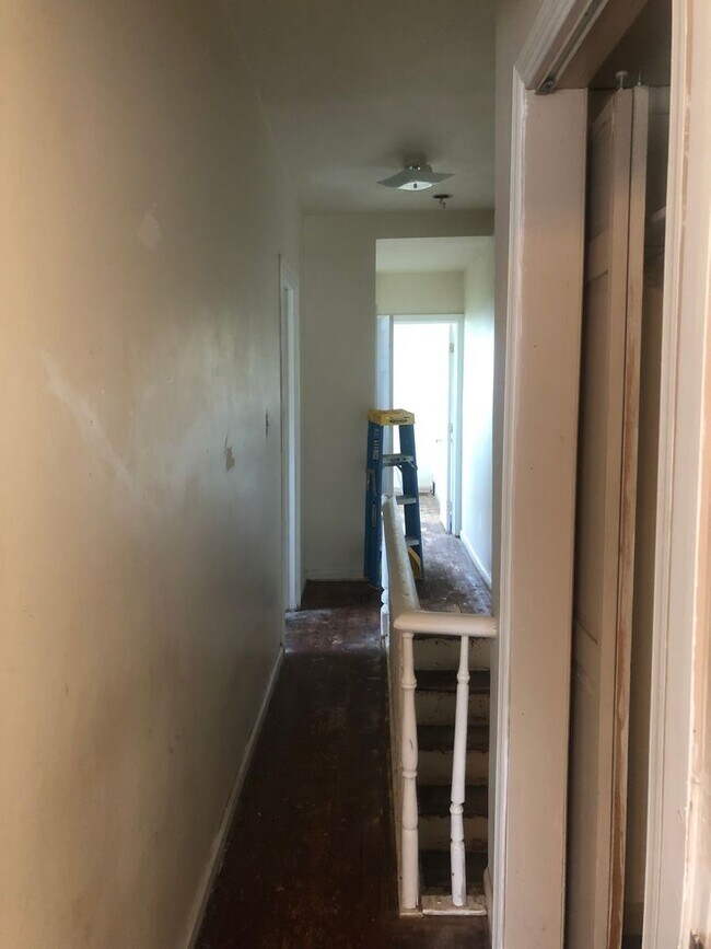 Building Photo - 3 Bedroom House in Great Trenton Neighborhood! This House is Getting a Makeover!