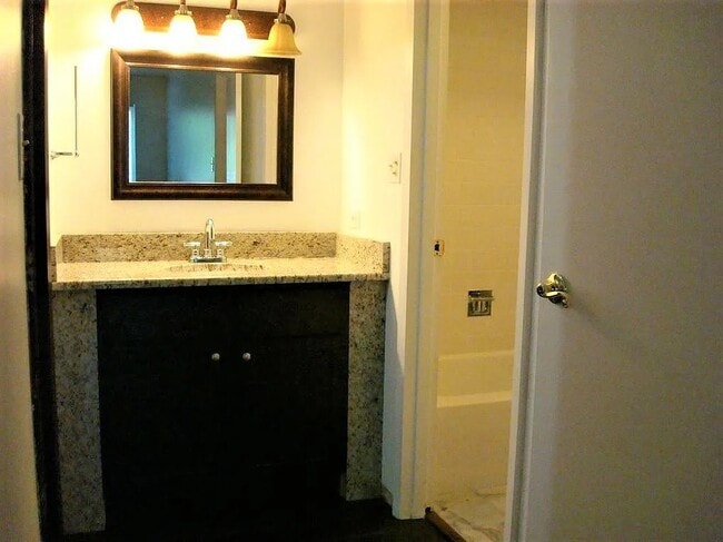 Building Photo - 2252 N Baldwin Way