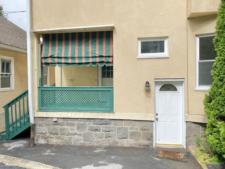 Building Photo - 1812 Vine St