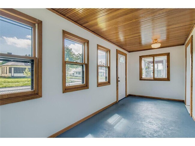 Building Photo - 915 Fuller Ave