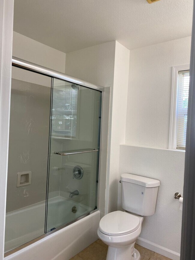 Building Photo - 1033 Pacific Ave