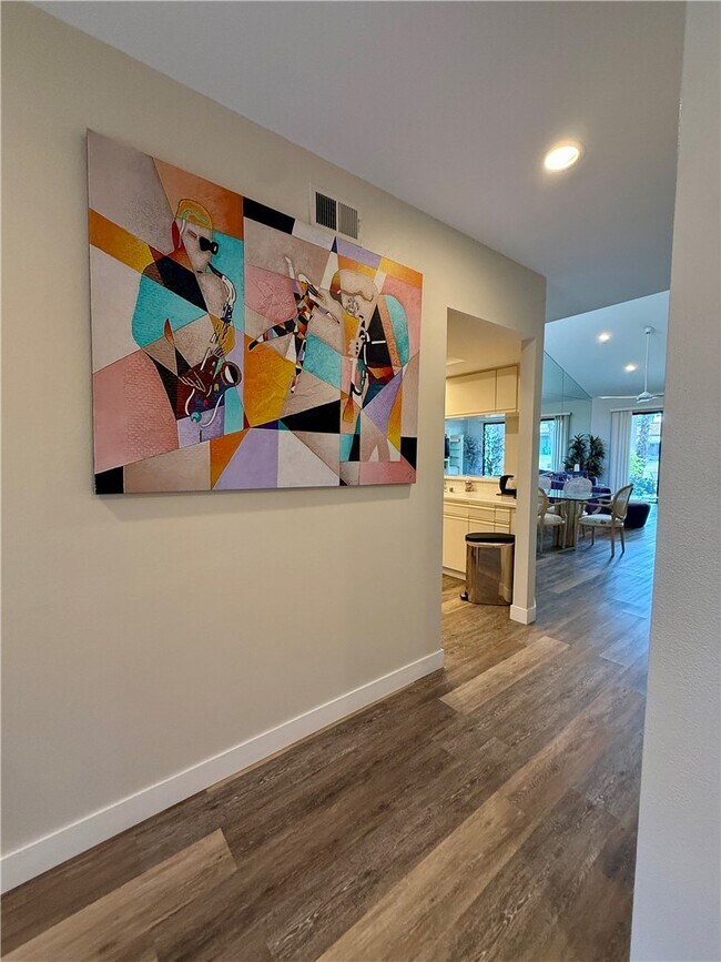 Building Photo - 38613 Wisteria Dr
