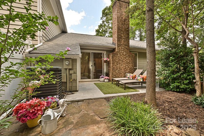 Building Photo - 1077 Sardis Cove Dr