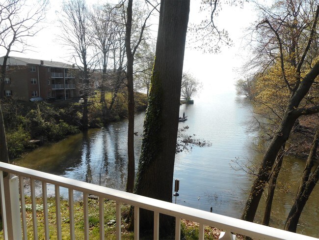 Building Photo - Concord Cove Apartments - 1122-11D