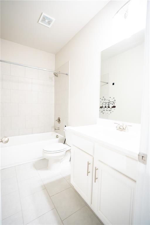 Building Photo - 2215 Manor Pointe Dr