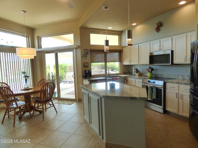 Building Photo - 14274 N Trade Winds Way