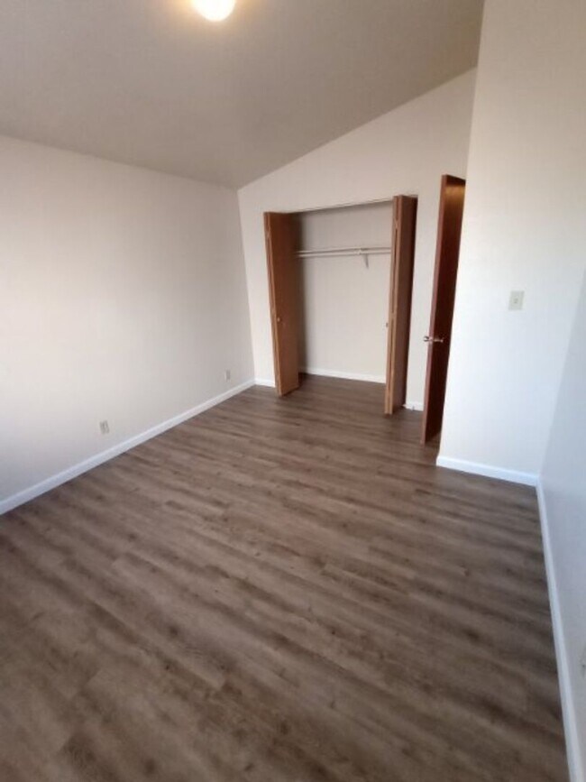 Building Photo - Timothy Way Duplex