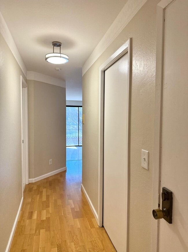 Building Photo - 503 Seaver Dr