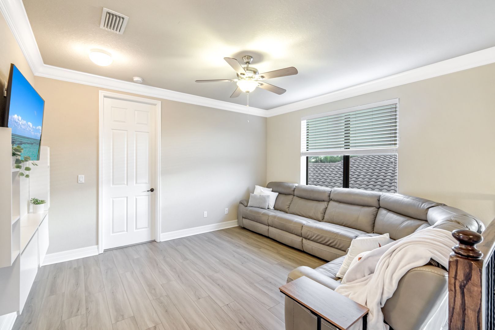 Building Photo - 11732 Meadowrun Cir