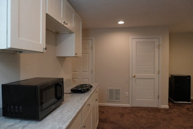 Building Photo - 2235 Diloreta Dr