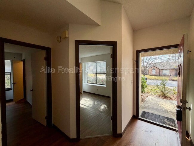 Building Photo - 4655 Trevi Dr