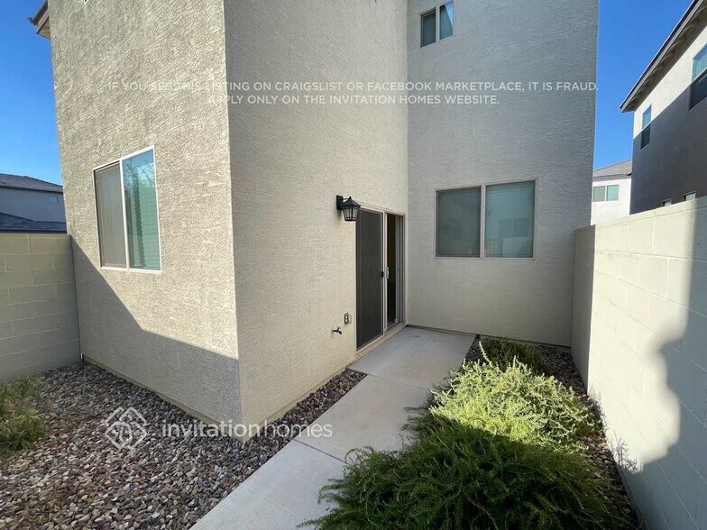 Building Photo - 16432 S 10th St