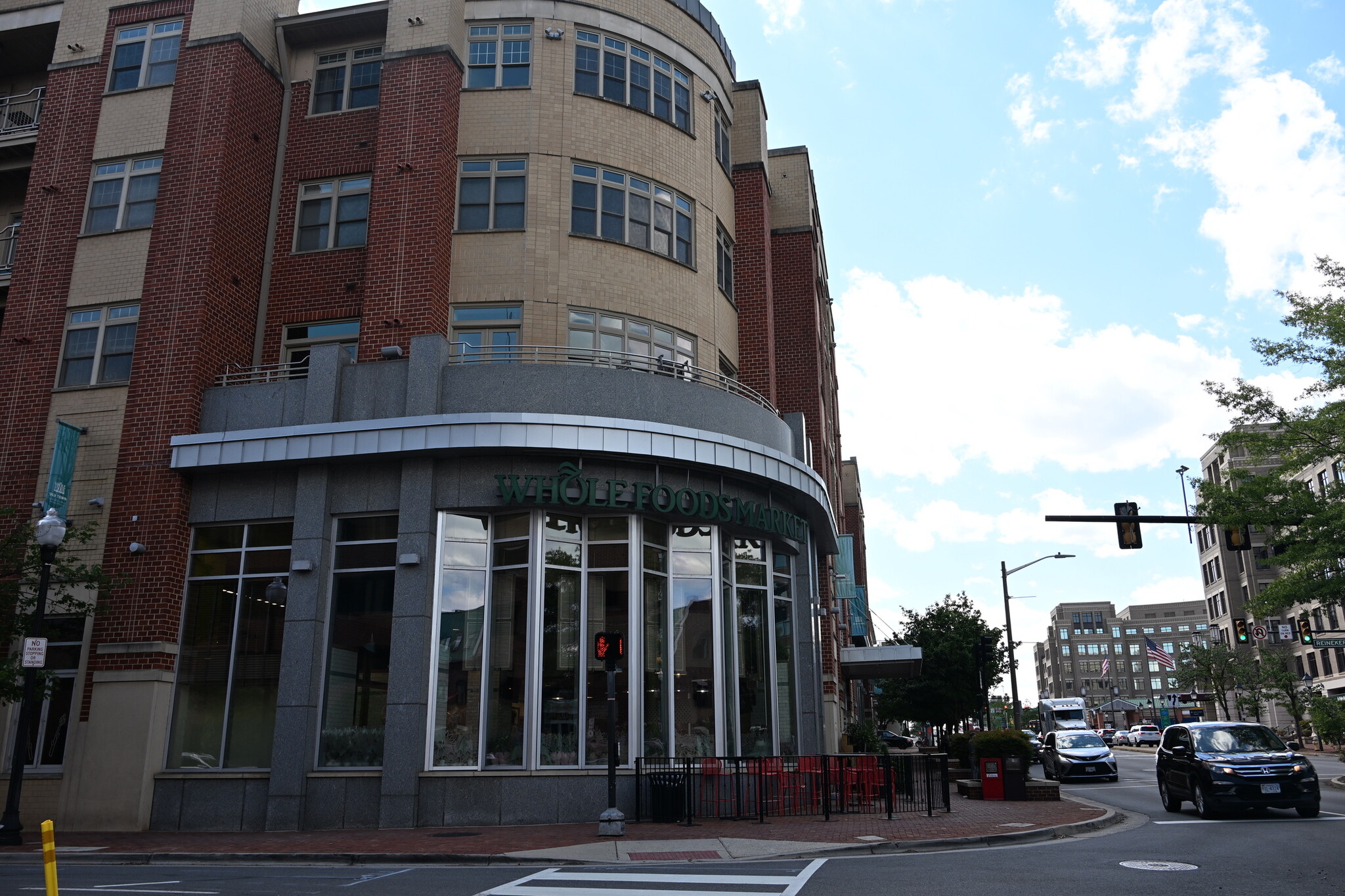 Building Photo - 309 Holland Ln