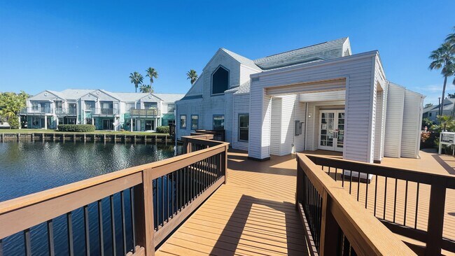 Building Photo - 2536 Woodgate Blvd