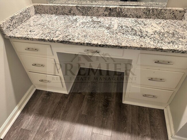 Building Photo - 10100 Blue Ridge Blvd