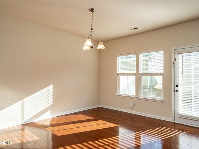 Building Photo - 309 Roundhouse Lane