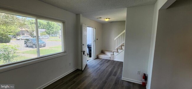 Building Photo - 19 Wedgedale Dr
