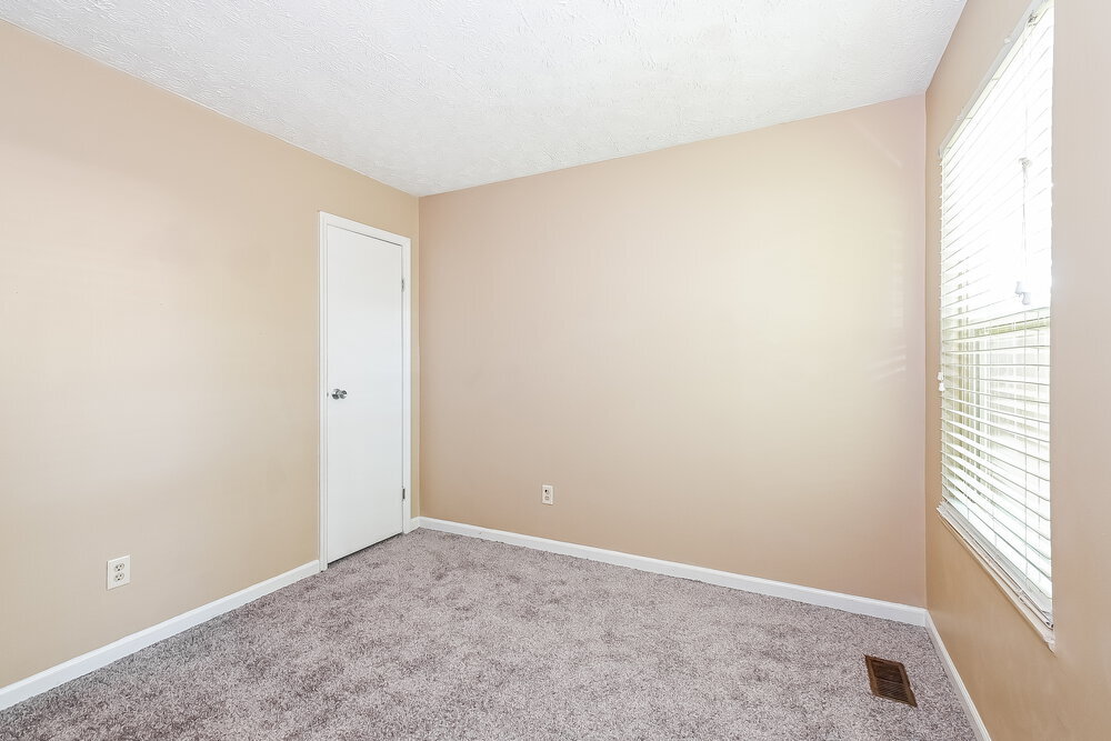 Building Photo - 5761 Pilgrim Dr