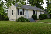 Building Photo - 1115 Stewart Dr