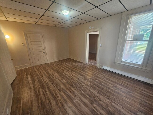 Building Photo - 574 W Market St