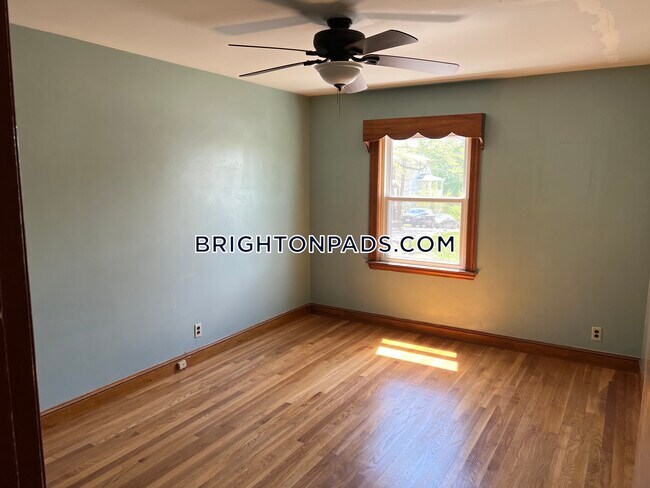 Building Photo - 11 Allen St