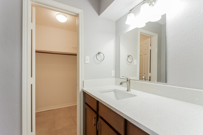 Building Photo - 5939 Ollia Cir