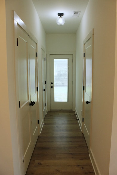 Building Photo - 1013 Dodson St