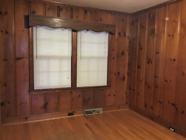 Building Photo - 1035 Candlewood Ln